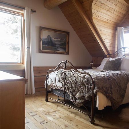 Hebergement "La Maison En Bois Rond" Sainte-Marie Habitación foto
