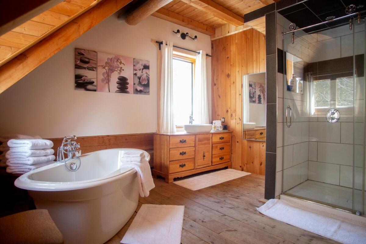Hebergement "La Maison En Bois Rond" Sainte-Marie Habitación foto