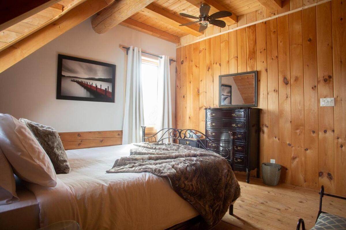 Hebergement "La Maison En Bois Rond" Sainte-Marie Habitación foto